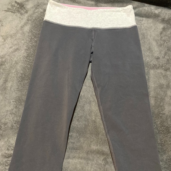 Lululemon Crop Capris - Grey with Pink inner band - Picture 1 of 4